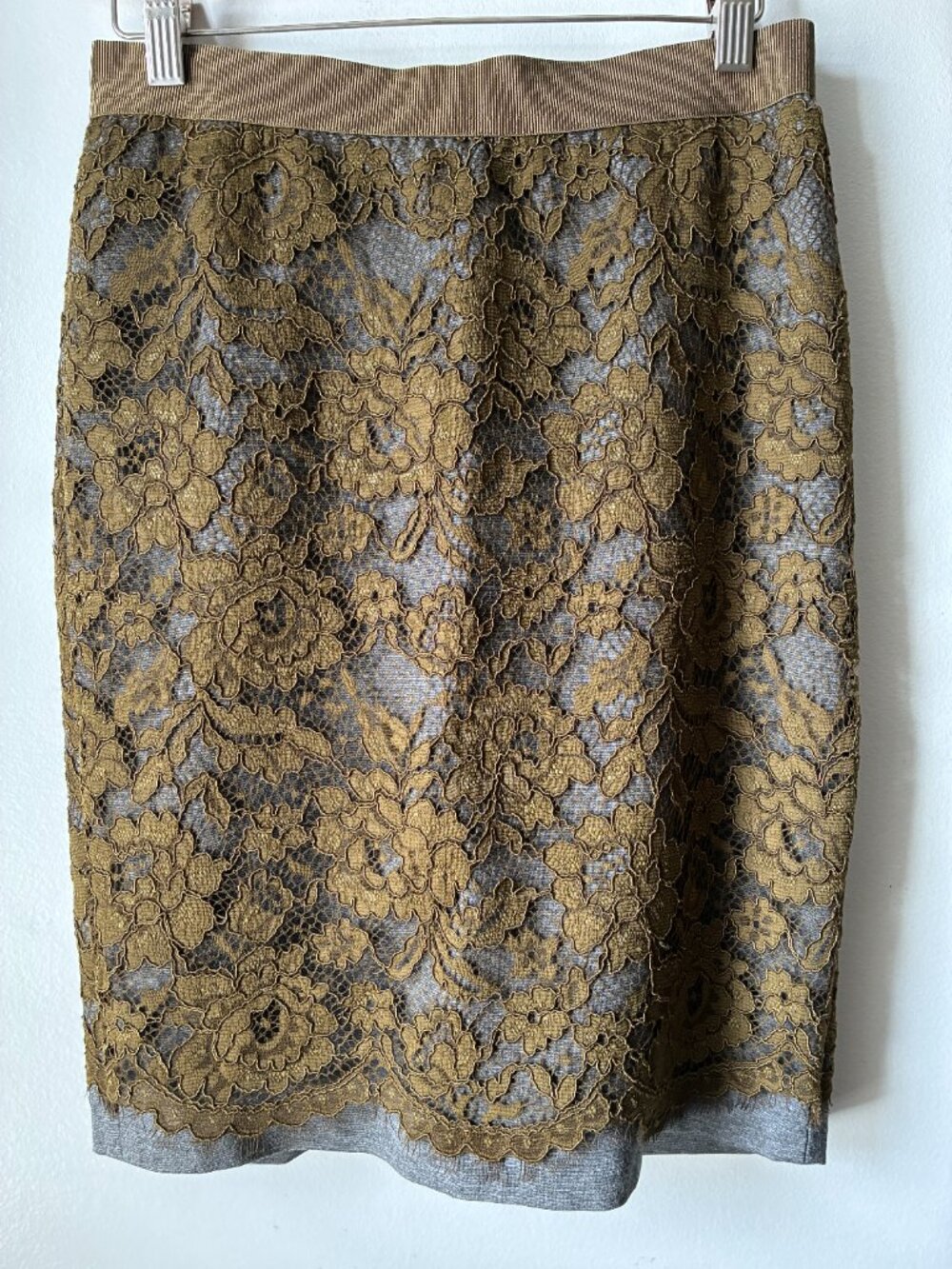 EUC LOFT LACED MINI PENCIL SKIRT SIZE 2